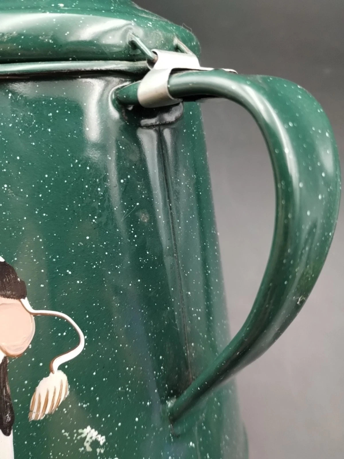 ENAMEL SPECKLE WARE TEAPOT GREEN COW GRAPHICS  8" TALL  5" ACROSS THE BOTTOM