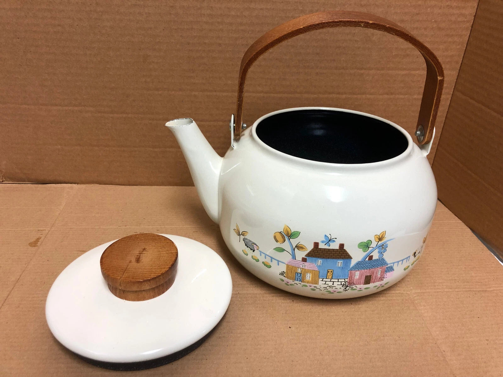 ENAMEL DECORATIVE TEAPOT WITH WOODEN HANDLE & KNOB