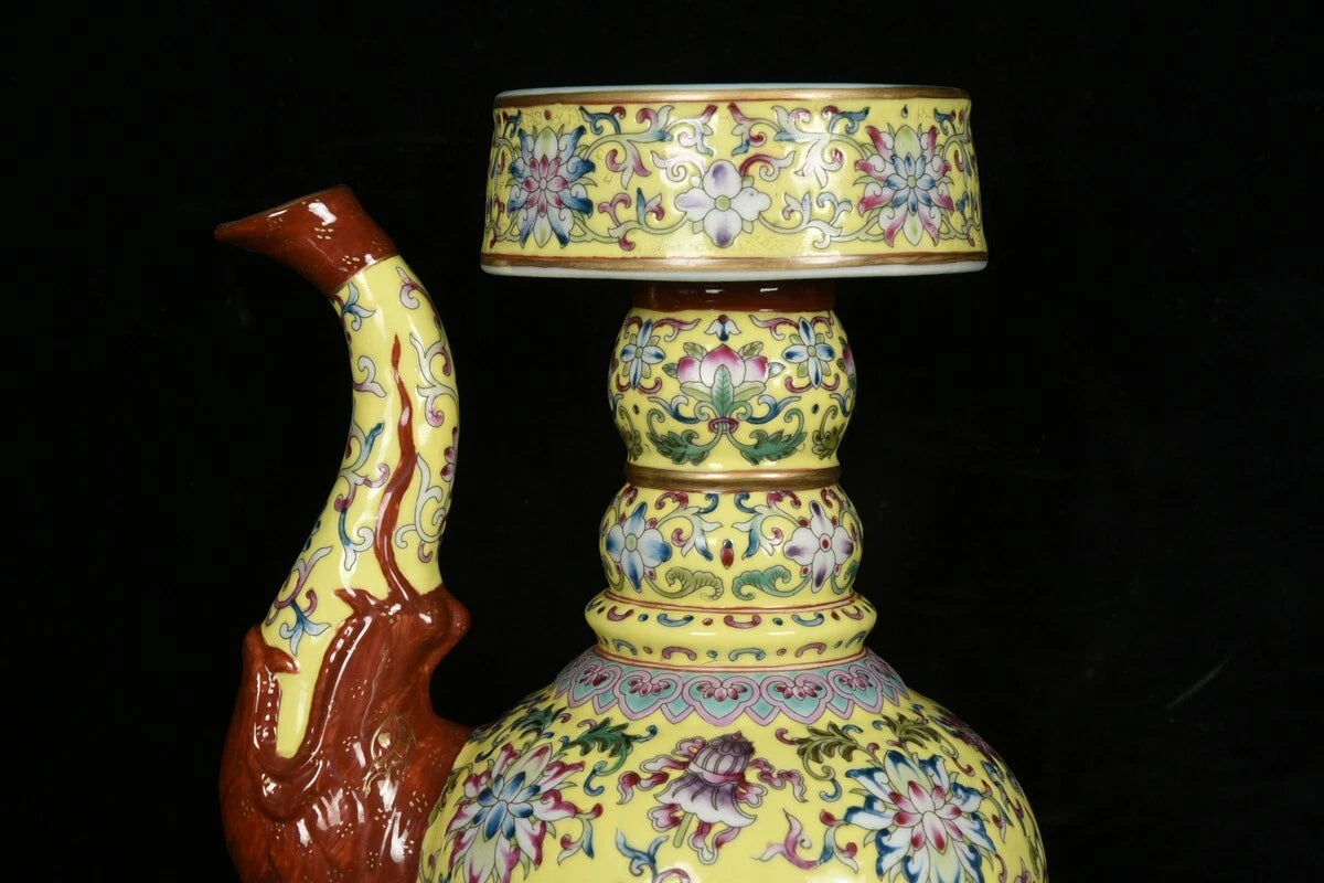 9.1" Old dynasty Porcelain qianlong mark colour enamels Eight treasures Teapot