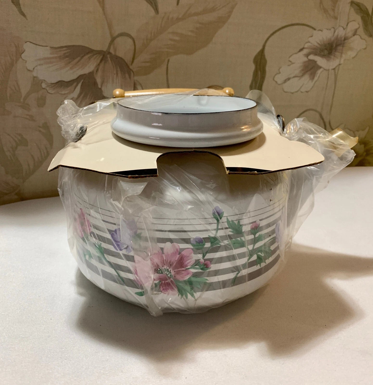 Gailstyn-Sutton Enameled Teapot Tea Kettle Floral Design w Gray Lines 1985 - NOS