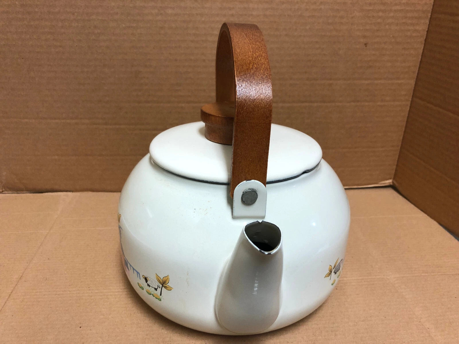 ENAMEL DECORATIVE TEAPOT WITH WOODEN HANDLE & KNOB