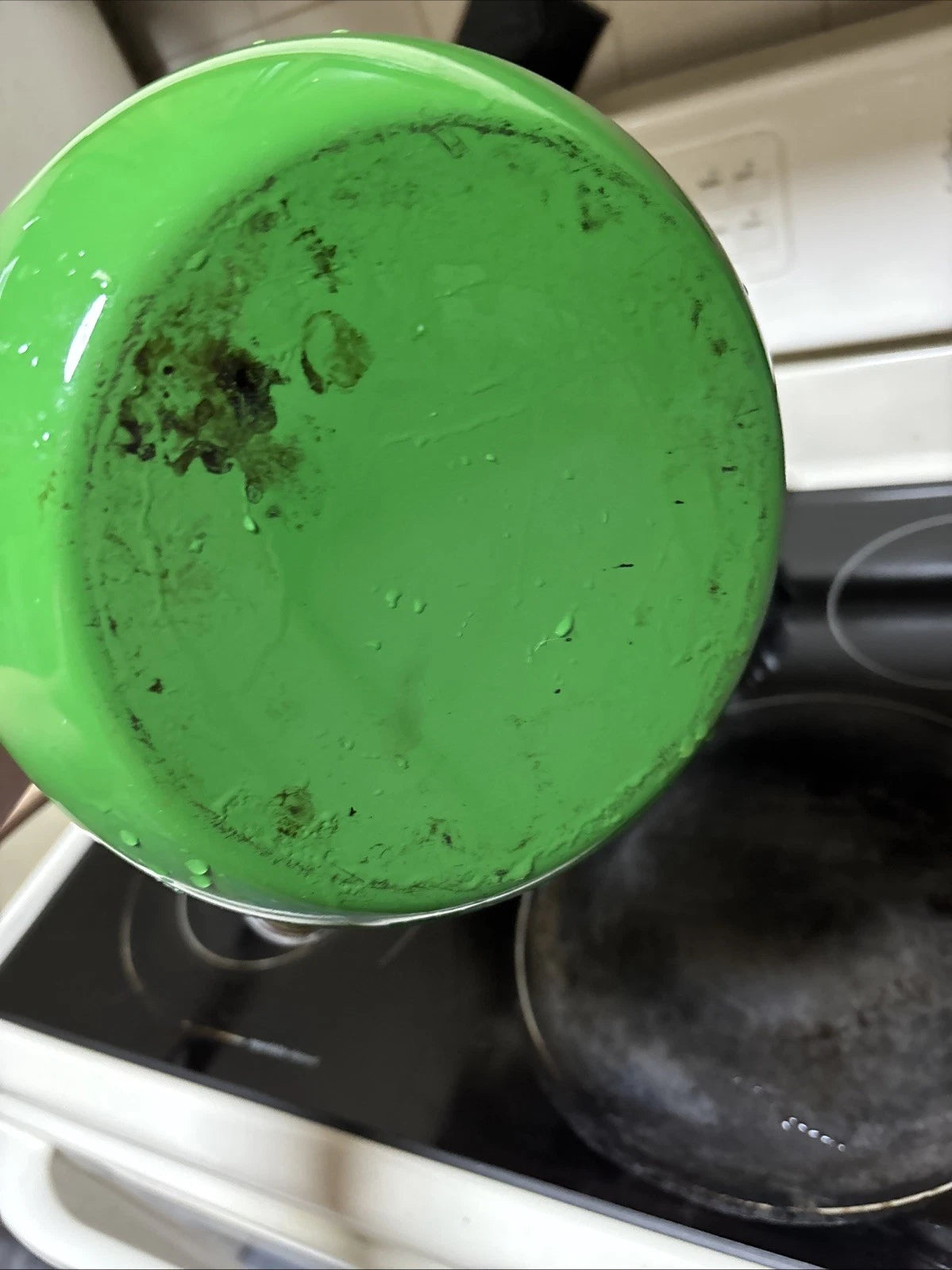 Chantal Classic Stovetop Tea Kettle Kelly Green Whistling Teapot 1.8 qt