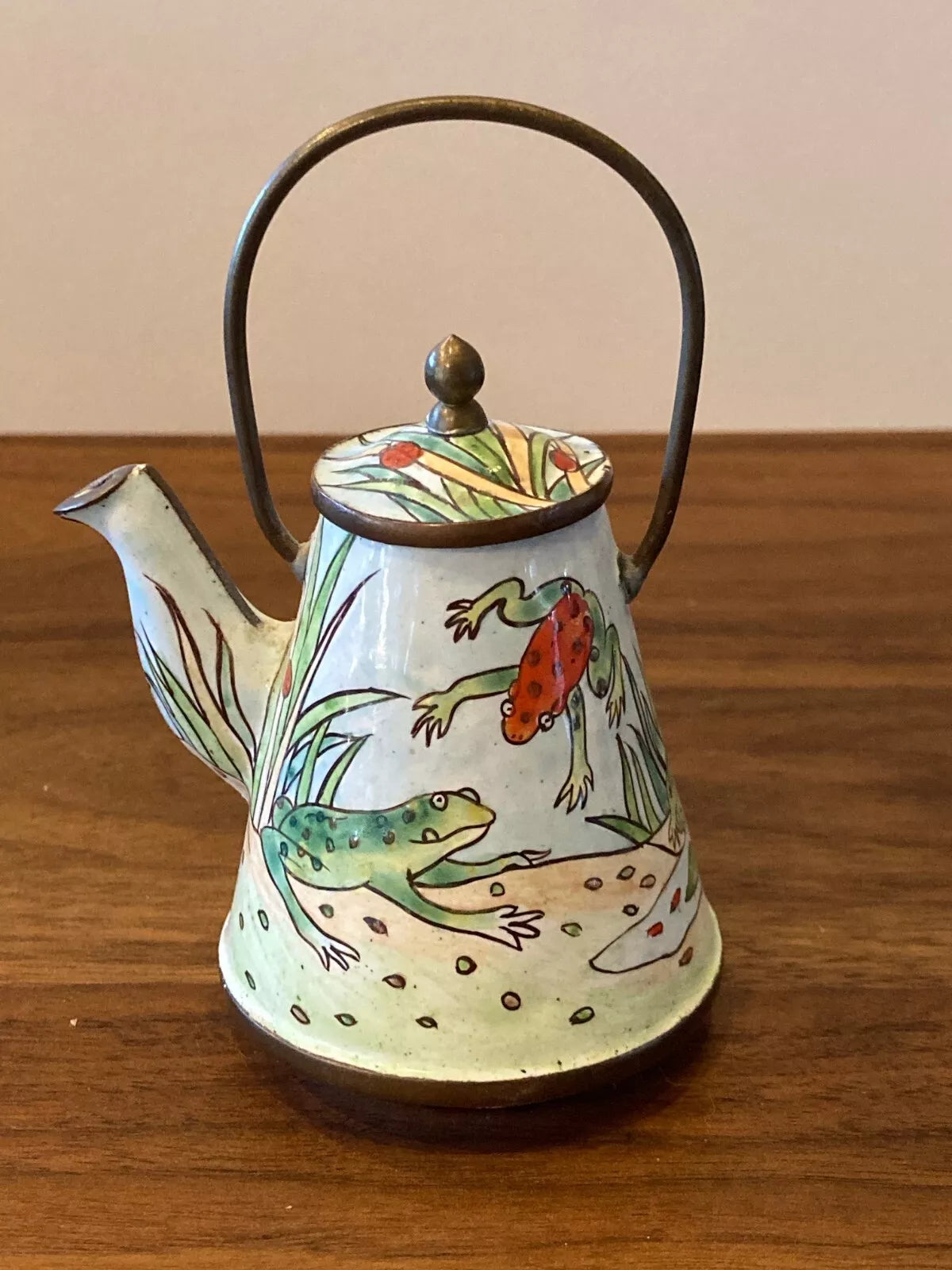 Empress Arts Teapot Cloisonné Enamel Hand Painted Leaping Frogs with Lid