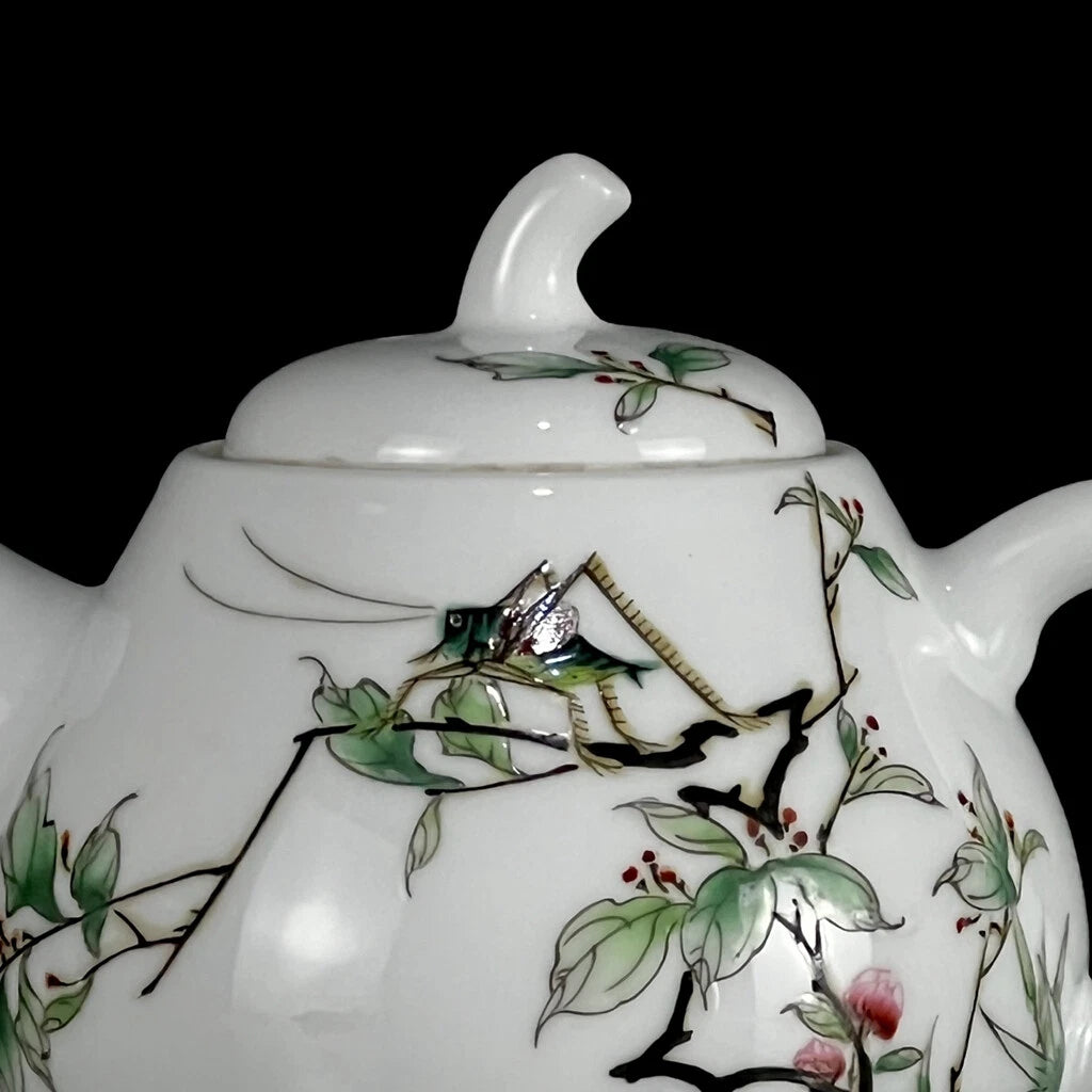 Chinese Enamel Colour Porcelain Handpainted Grass Insect Flower&plantTeapot 4750