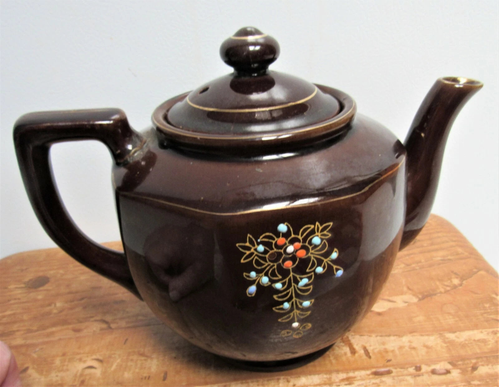 JAPAN REDWARE MORIAGE ENAMEL TEAPOT CREAMER, SUGAR CHOCOLATE GOLD