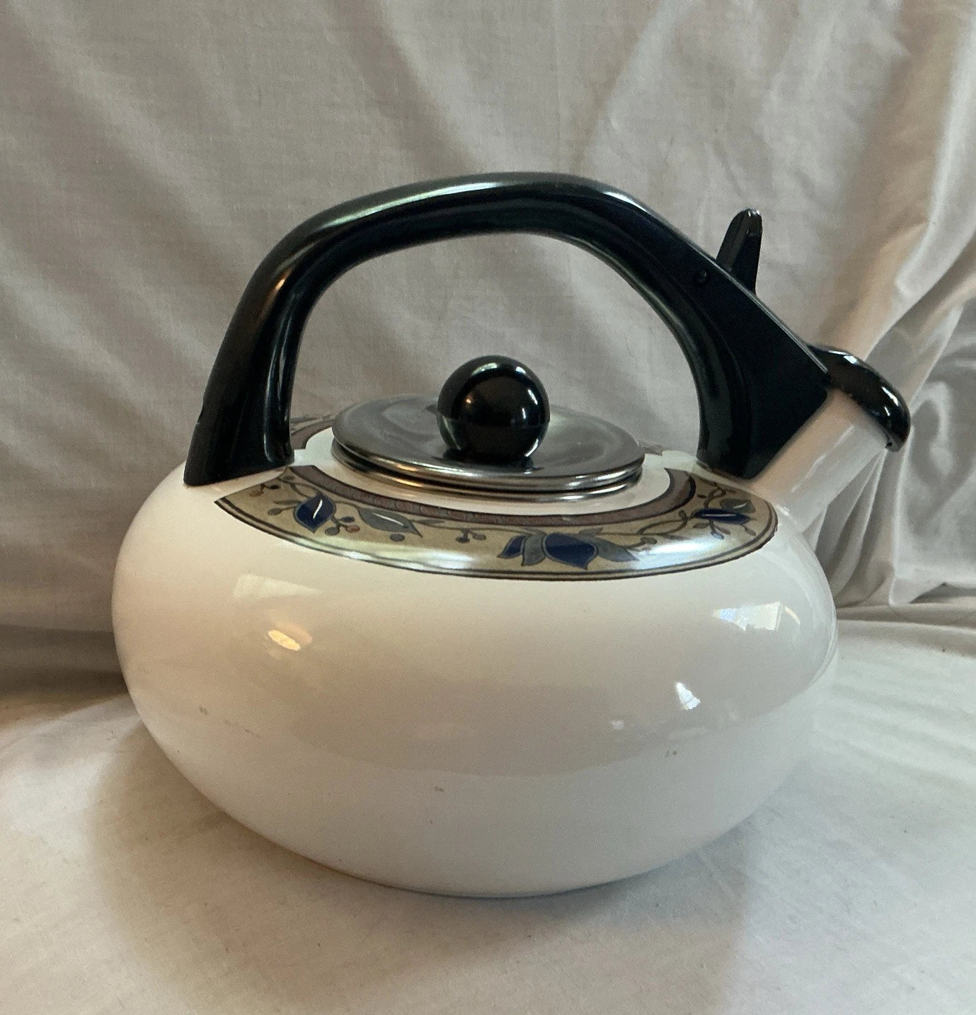 Mikasa Enamel ARABELLA Tea Kettle Tea Pot