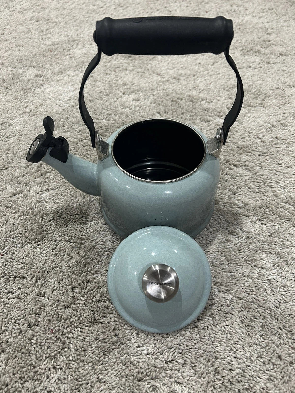 Le Creuset Whistling Tea Kettle Blue 1.25 Qt -1.1L Tea Pot Enamel Steel