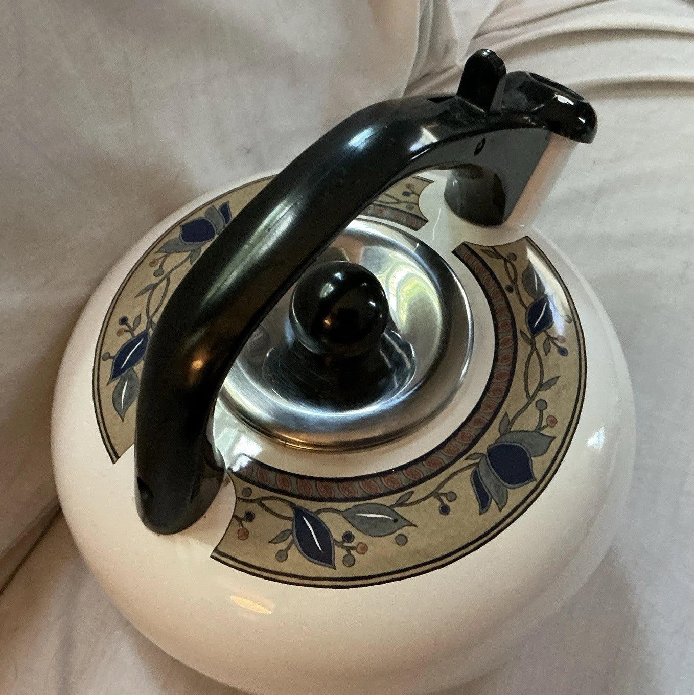 Mikasa Enamel ARABELLA Tea Kettle Tea Pot