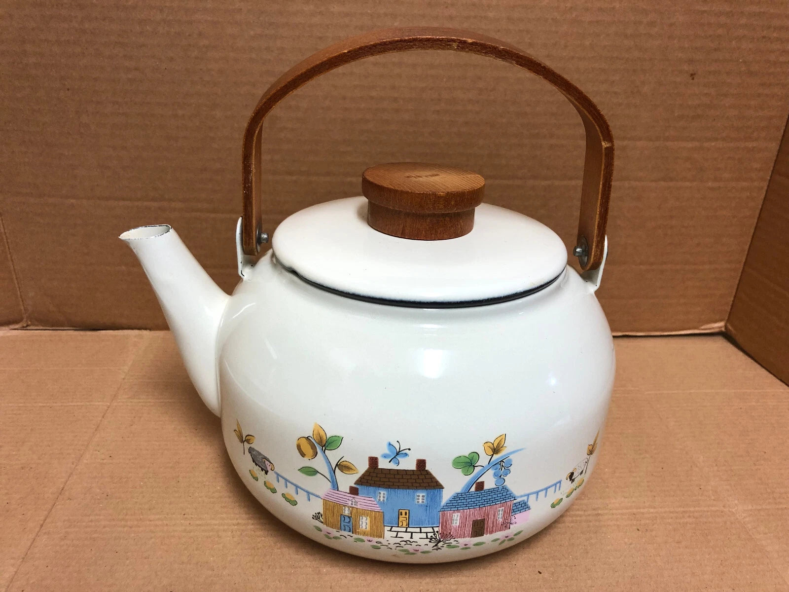 ENAMEL DECORATIVE TEAPOT WITH WOODEN HANDLE & KNOB