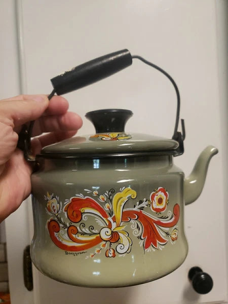 Berggren EnamelWare Teapot ROSEMALING Nordic '65 Green  Swedish Folk Art Cottage