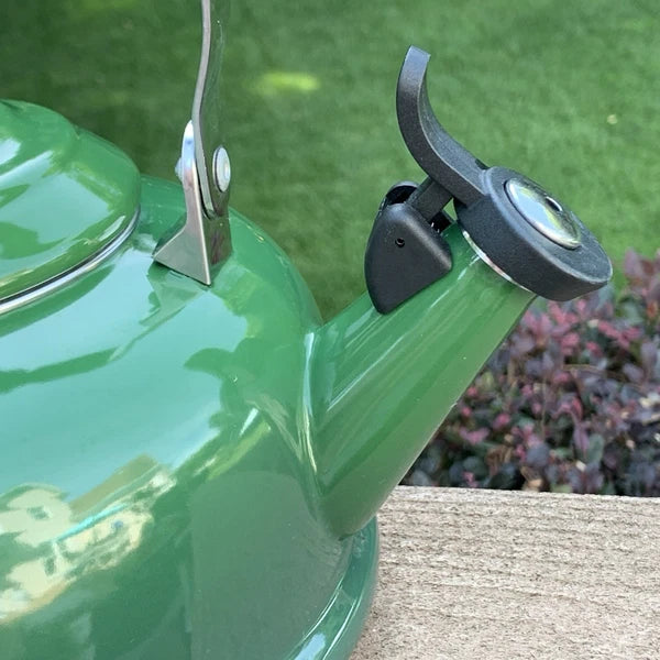Le Creuset Vintage Tea Kettle Forest Green 1.7 quart 1.6 Liter Whistling Teapot
