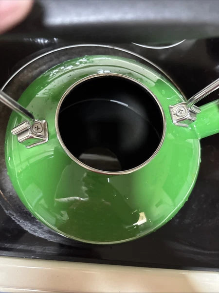 Chantal Classic Stovetop Tea Kettle Kelly Green Whistling Teapot 1.8 qt