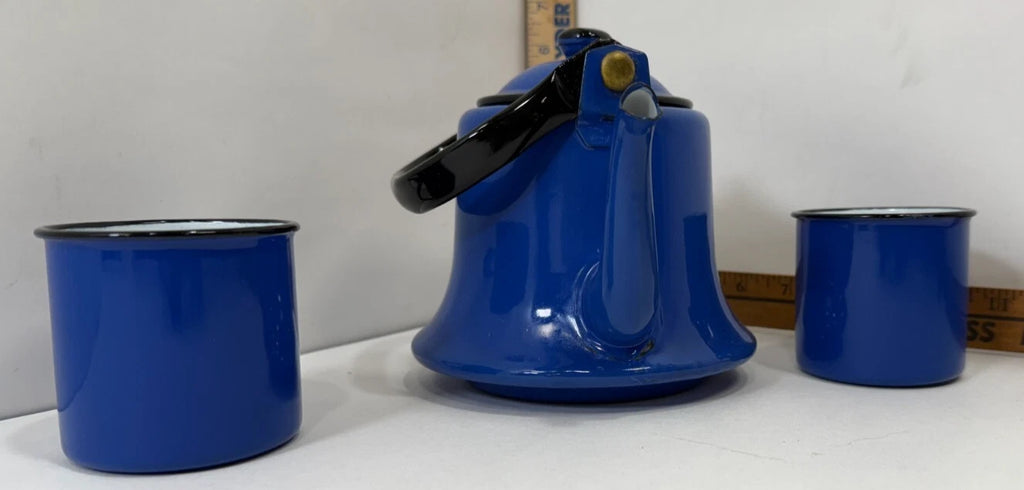 Vintage MCM Japan Blue Enamel Tea Kettle Pot w/Lid & 2 Mugs