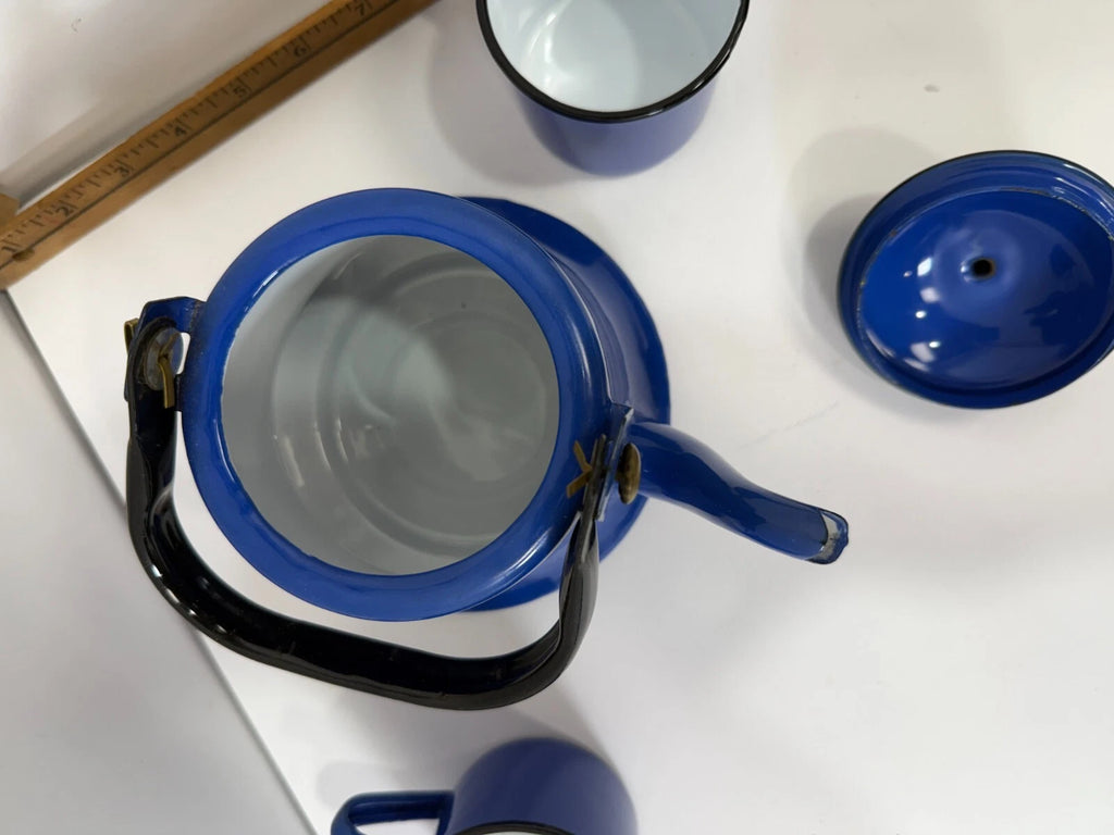 Vintage MCM Japan Blue Enamel Tea Kettle Pot w/Lid & 2 Mugs