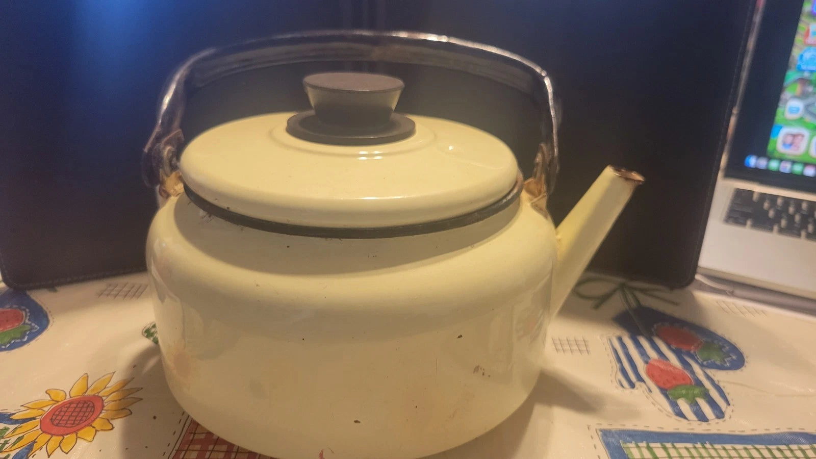 Vintage YELLOW ENAMEL Teapot Tea Kettle with Black handle ~ Nice Condition | eBay