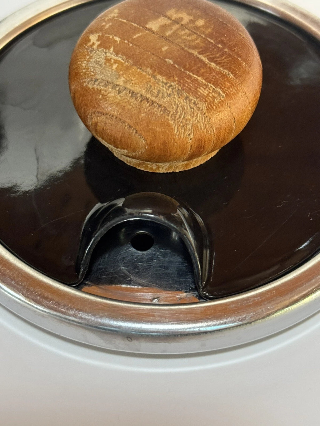Vintage Black Enamel Teapot Tea Kettle with Lid Wood Handle & Knob MCM | eBay