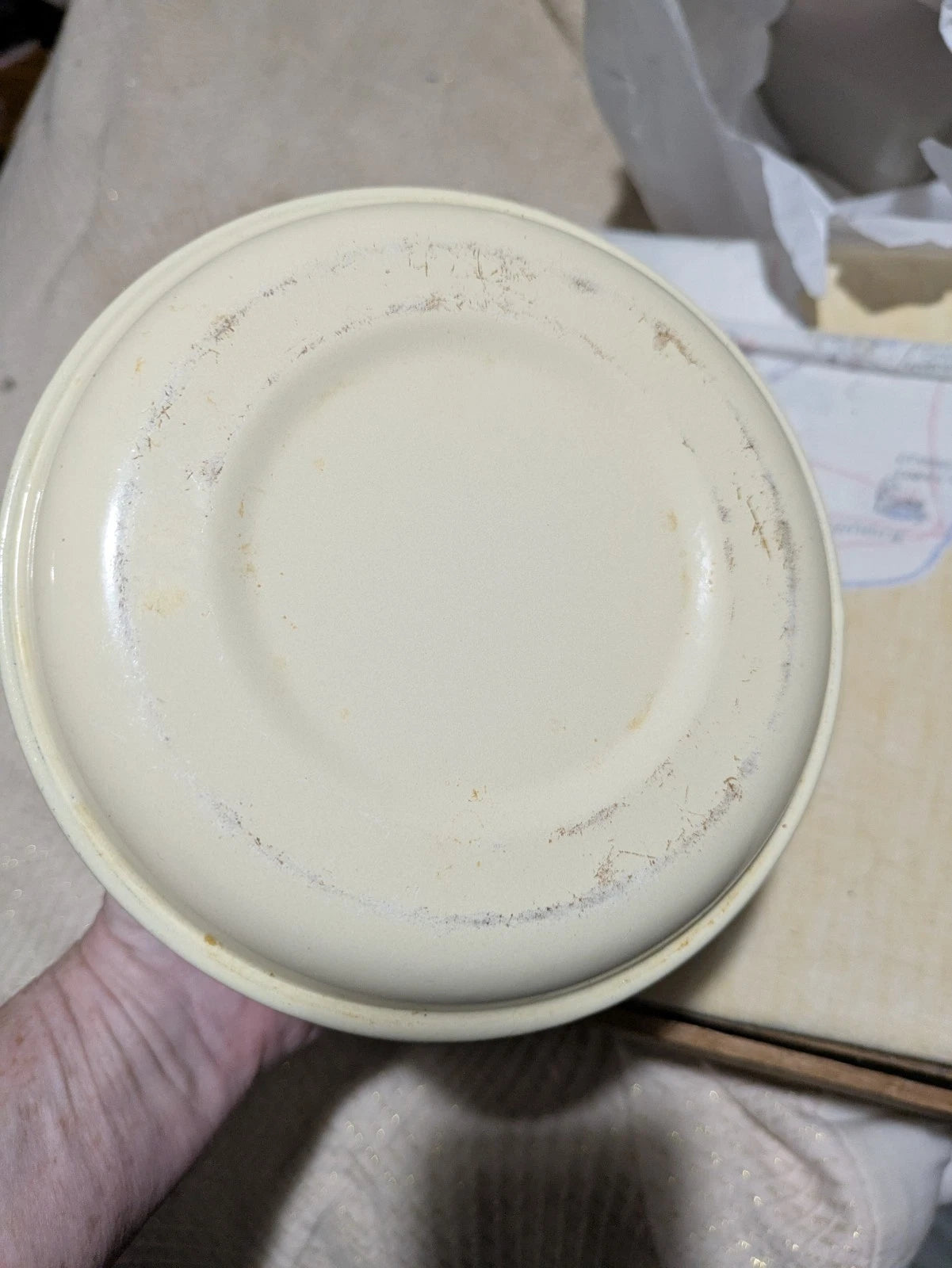 Vintage Retro Cream Enameled steel Tea Kettle Pot Wood Handles & Knob