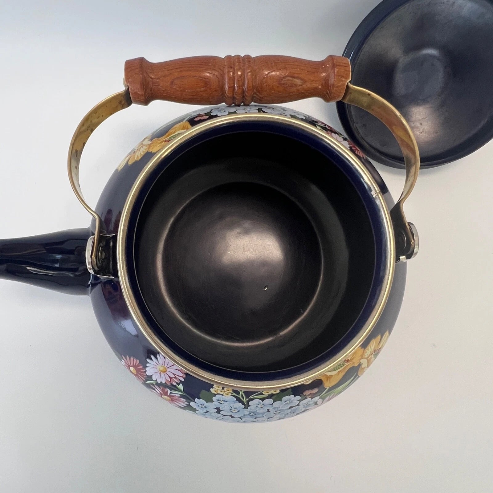1983 GAILSTYN SUTTON "Flower Garden" Vintage Enamel Ware Cobalt Teapot Kettle