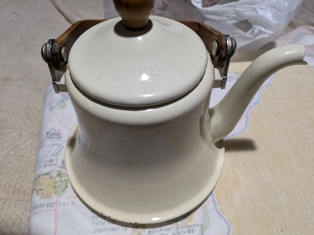 Vintage Retro Cream Enameled steel Tea Kettle Pot Wood Handles & Knob