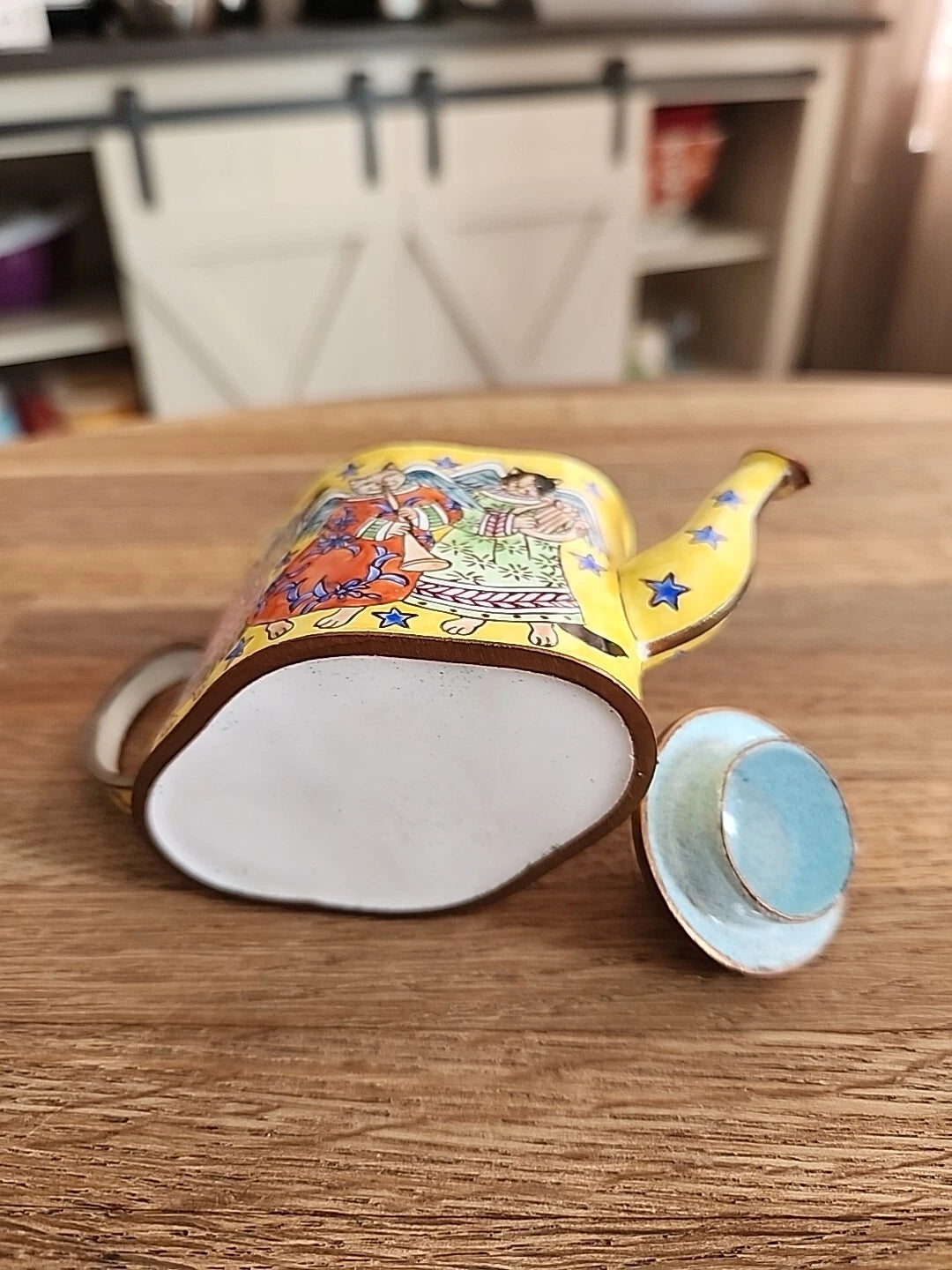 VINTAGE CLOISONNE TEA POT CATS W INSTRUMENTS THEME RETRO COLLECTIBLE ENAMEL