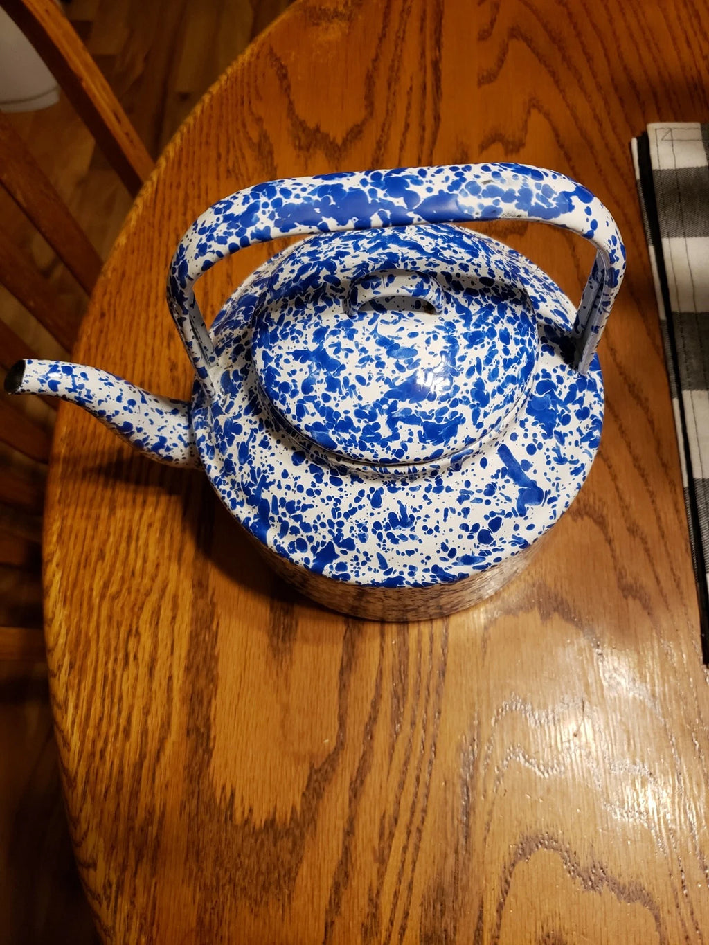 VINTAGE BLUE & WHITE SPECKLED  ENAMELWARE LIDDED COFFEE/TEA POT