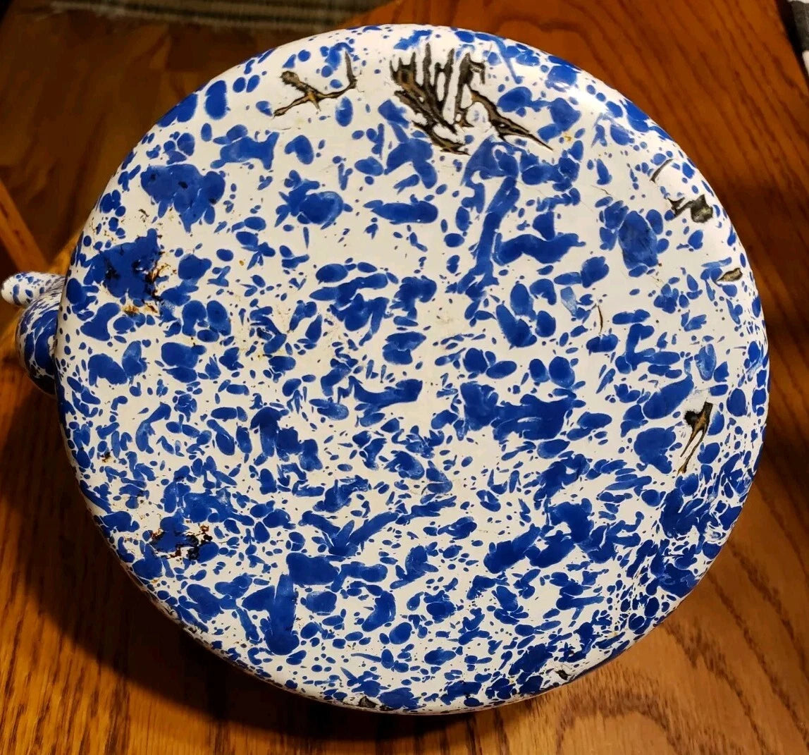 VINTAGE BLUE & WHITE SPECKLED  ENAMELWARE LIDDED COFFEE/TEA POT