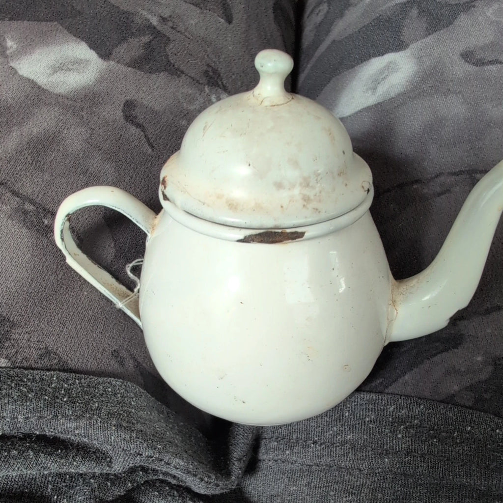 Vintage Enamel/Graniteware Gooseneck White Coffee/Tea Pot Pitcher with Lid 3"