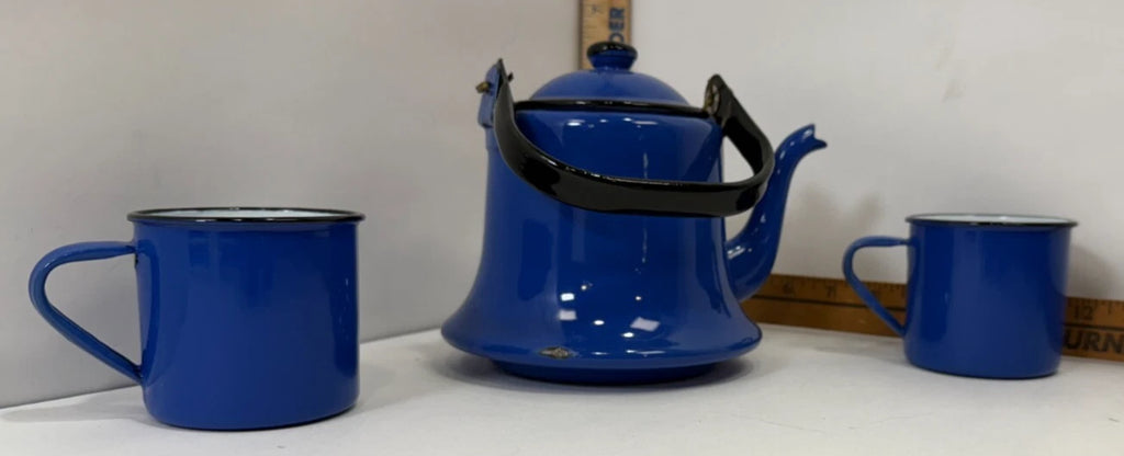 Vintage MCM Japan Blue Enamel Tea Kettle Pot w/Lid & 2 Mugs