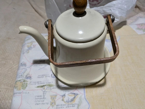 Vintage Retro Cream Enameled steel Tea Kettle Pot Wood Handles & Knob