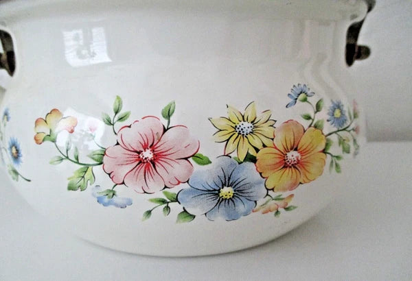ENAMELWARE FLORAL WHITE TEAPOT KETTLE W/ LID PASTEL FLOWER 7" VINTAGE AZ56