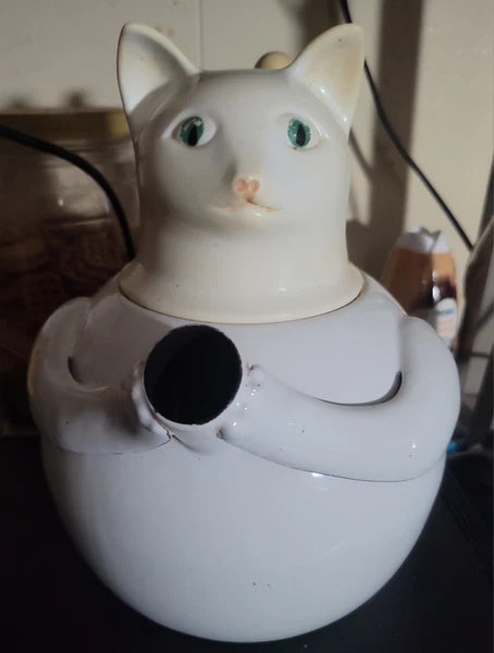 VTG 80s COPCO Cat TEA KETTLE White Enamel on Steel  2.5 Quart Tea Pot
