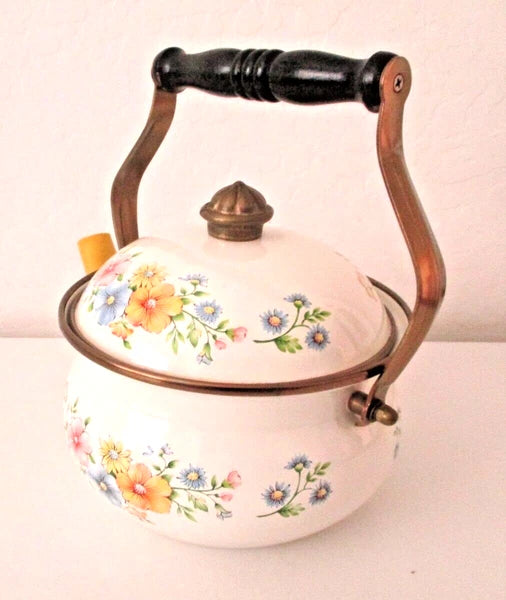 ENAMELWARE FLORAL WHITE TEAPOT KETTLE W/ LID PASTEL FLOWER 7" VINTAGE AZ56